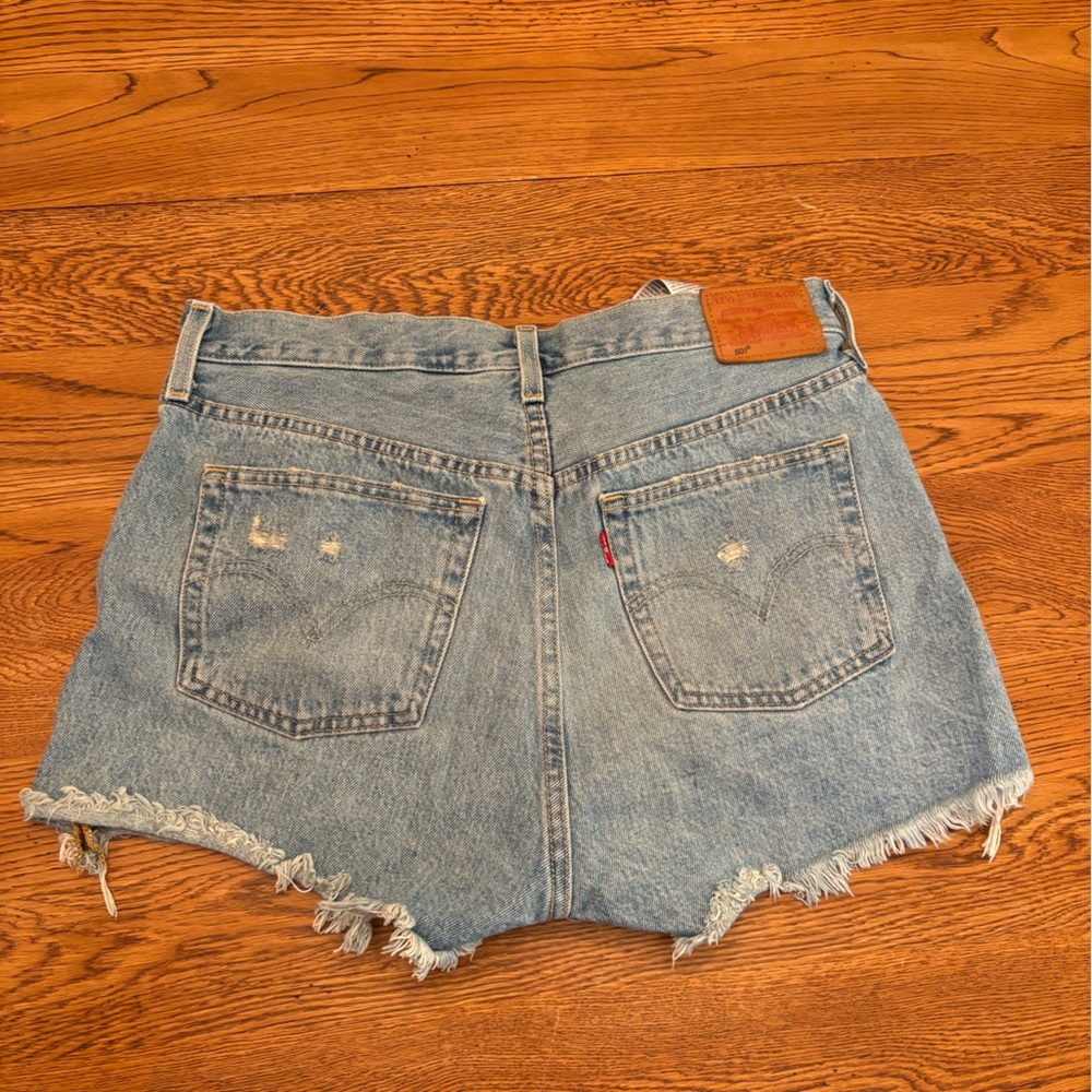 Free People Levi's High-Rise Light Blue Distressed Jean Shorts - Picture 10 of 12